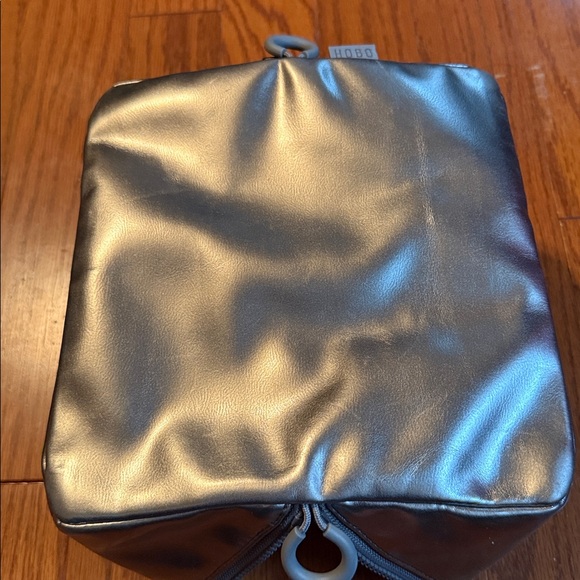 HOBO - Picture 4 of 4